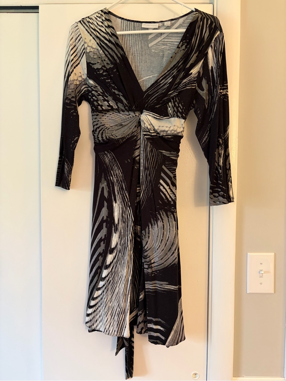 New York & Company Black and Gray Printed Long Sleeve Wrap Dress